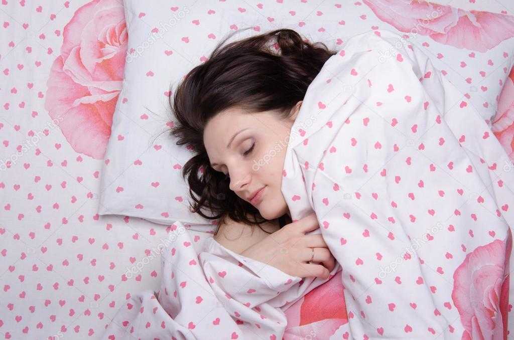 К чему снится одеяло - значение сна одеяло по соннику