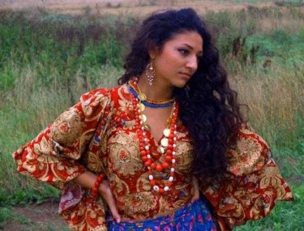 К чему снятся цыгане: женщине, девушке, сонник, в доме, что это значит, табор, пришли, увидеть, обокрали