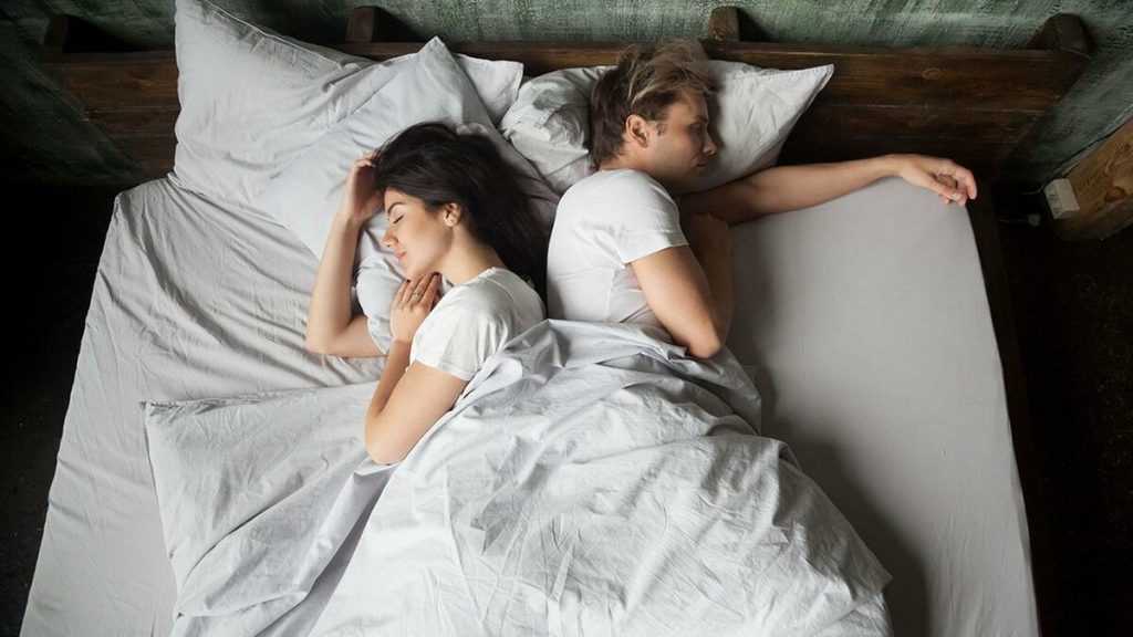 К чему снится одеяло мужчине или женщине: толкование по сонникам