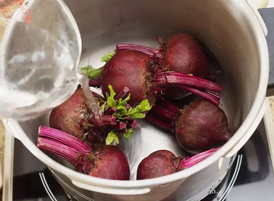 Как правильно готовить свеклу быстро и вкусно